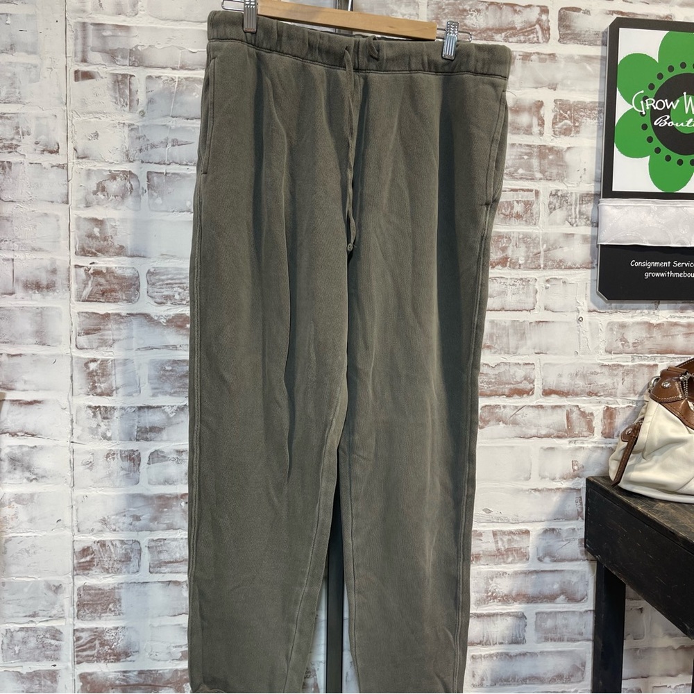 Barefoot dreams Malibu  Olive Green Pants omens large NWT